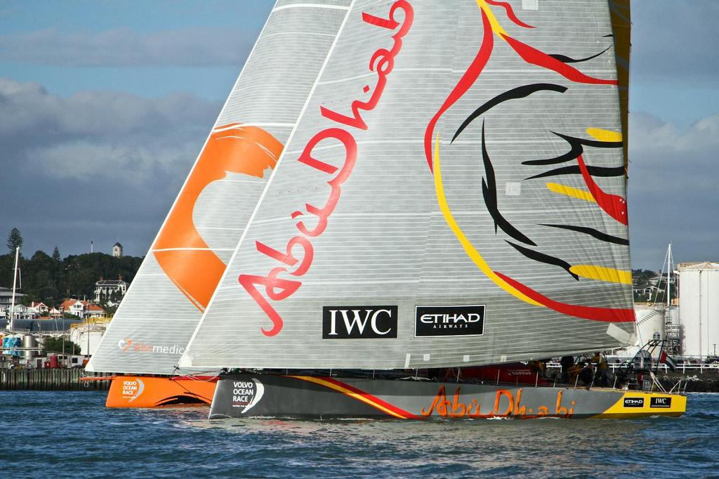 Team Alvimedica and Abu Dhabi duke it out just after the start of Leg 5 © Richard Gladwell www.photosport.co.nz